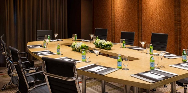 mice-7133-boardroom-1-2
