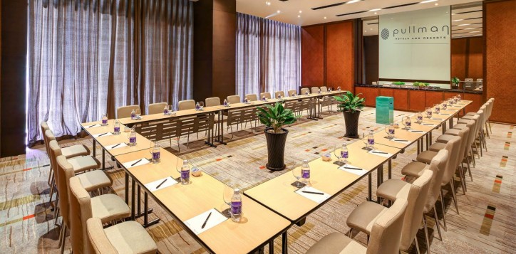 mice-7133-boardroom-11-2